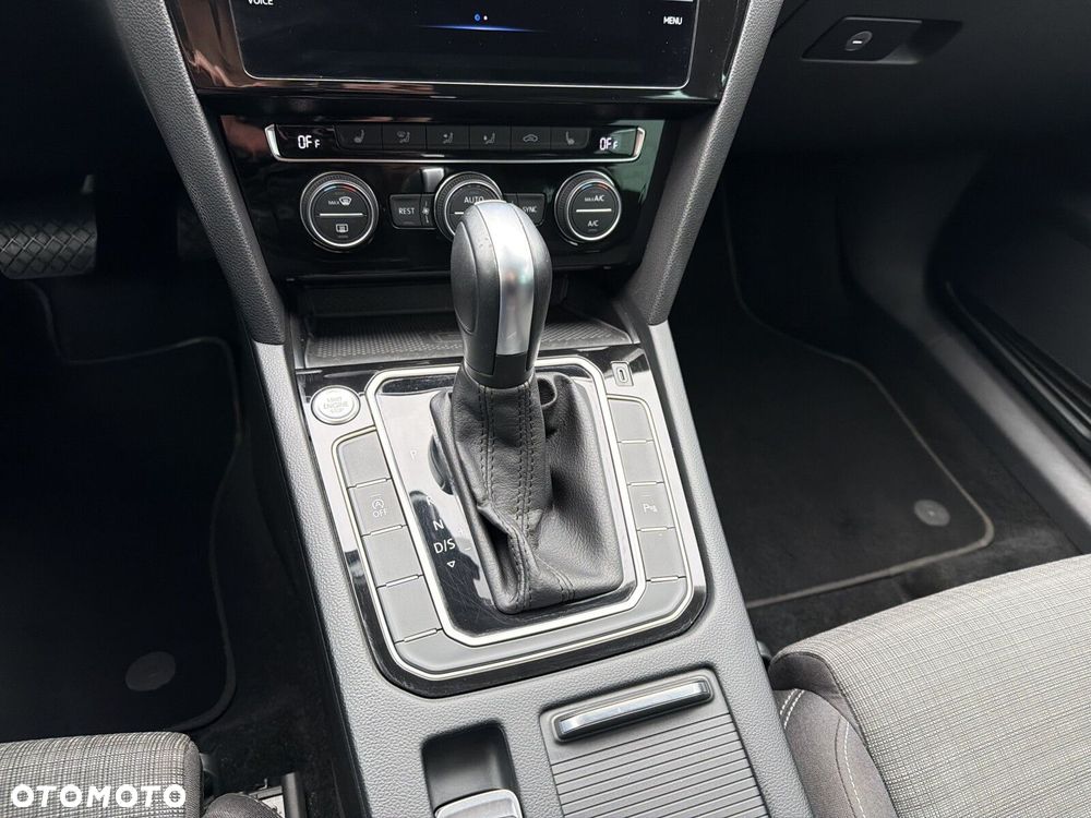 Volkswagen Passat - 18