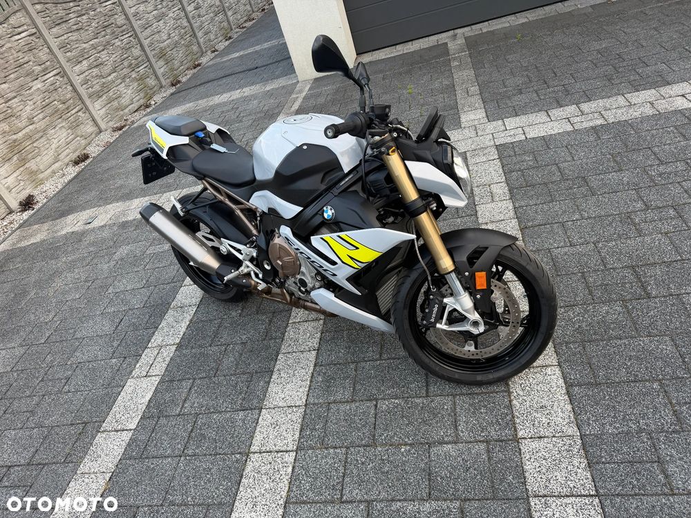 BMW S - 25