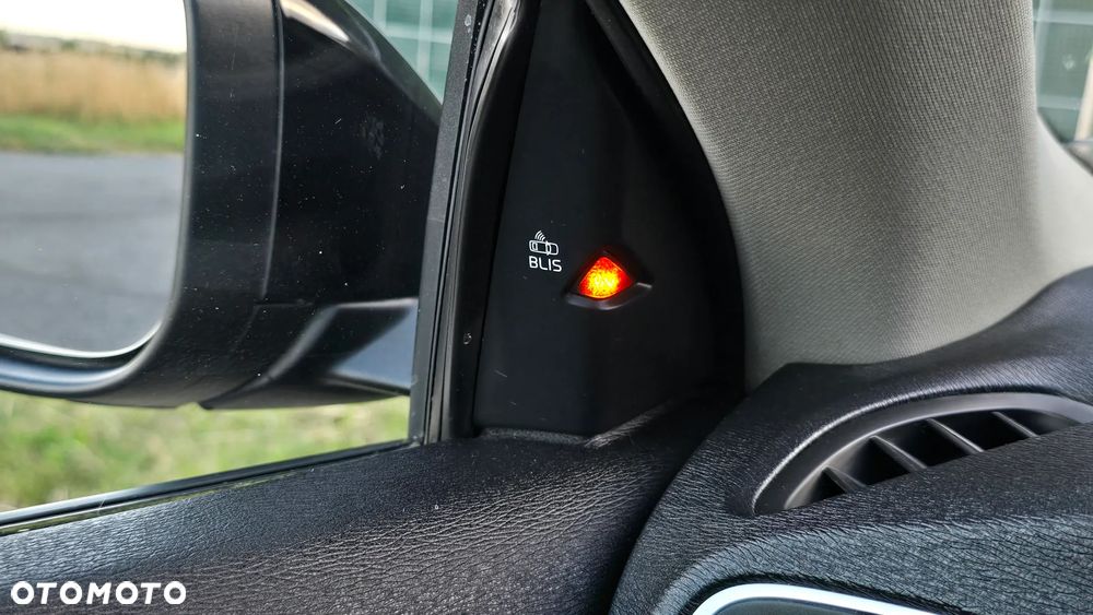 Volvo V40 T2 Drive-E Momentum - 28