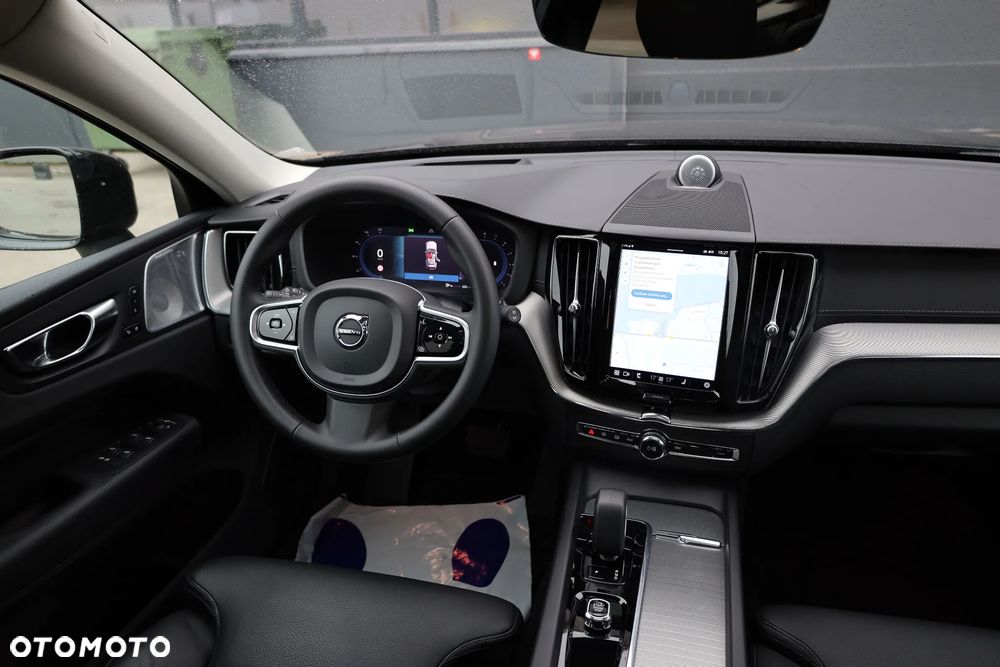 Volvo XC 60 B5 B AWD Ultimate Dark - 8