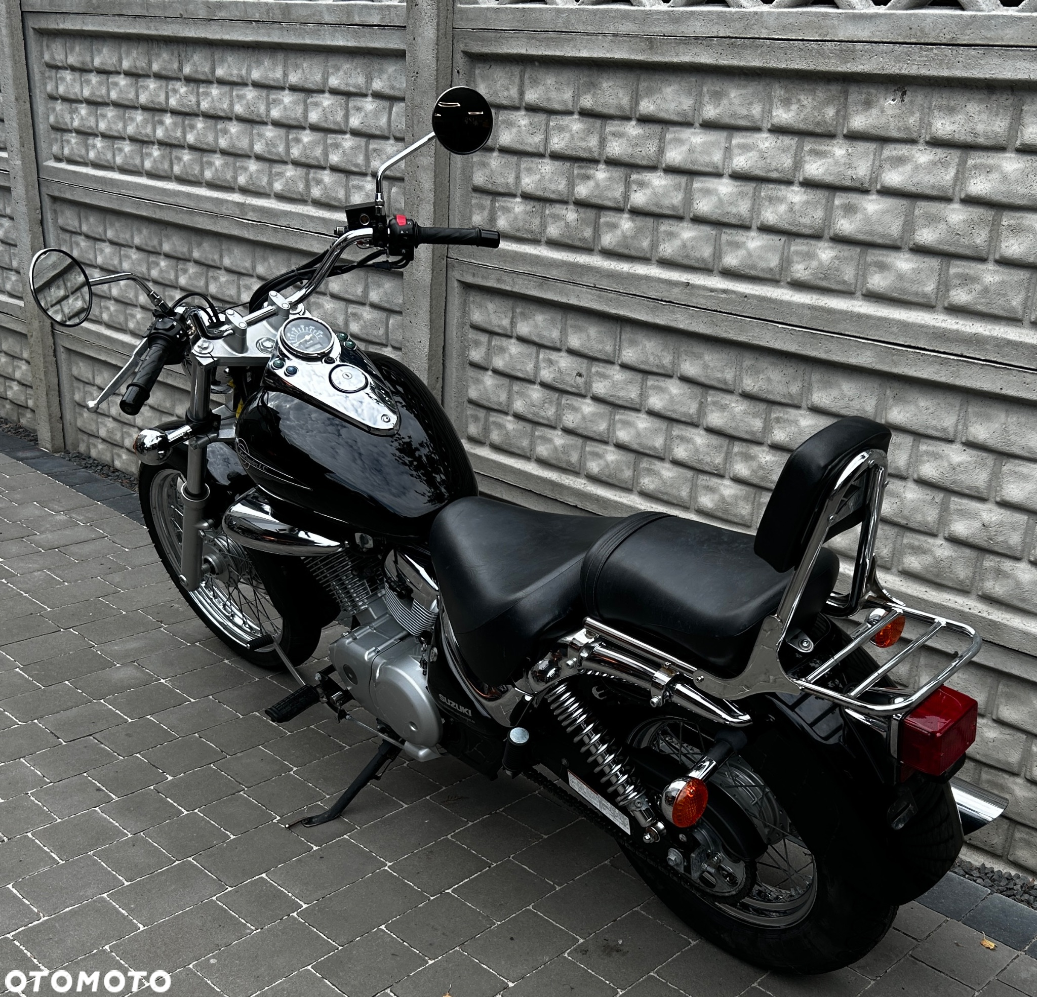 Suzuki Intruder - 21