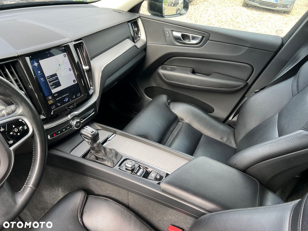 Volvo XC 60 D3 Drive-E R-Design Momentum - 12