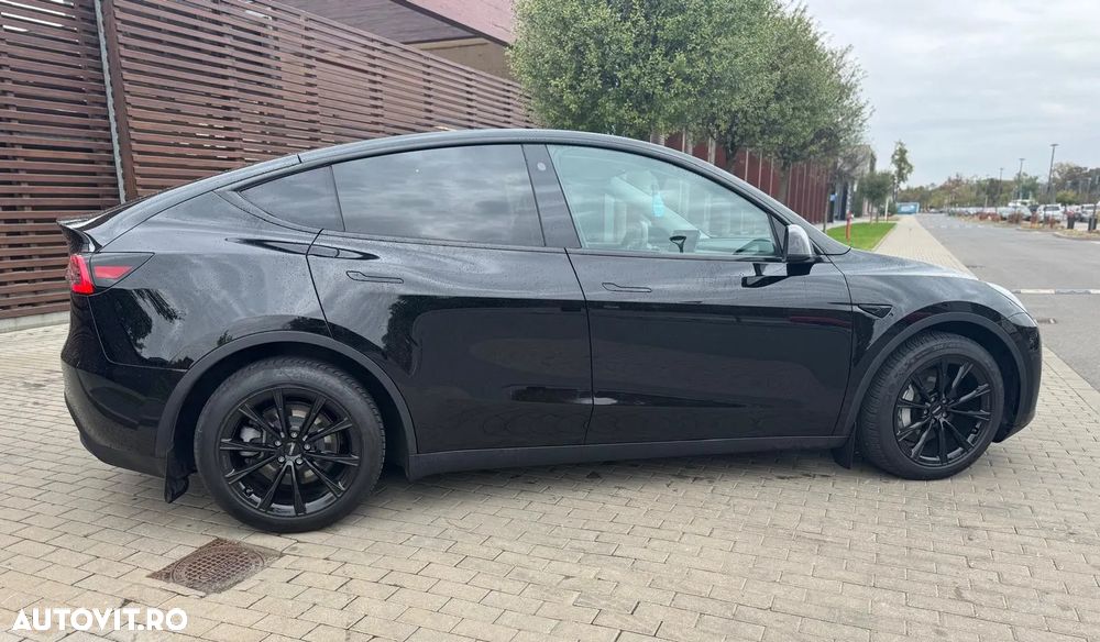 Tesla Model Y 2023 photo 5