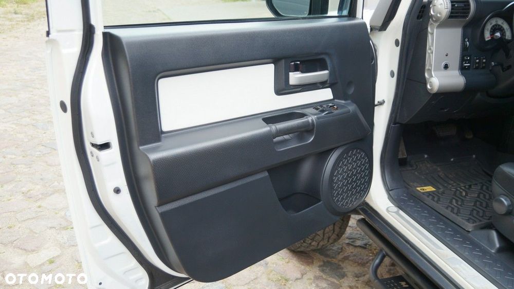 Toyota FJ - 27