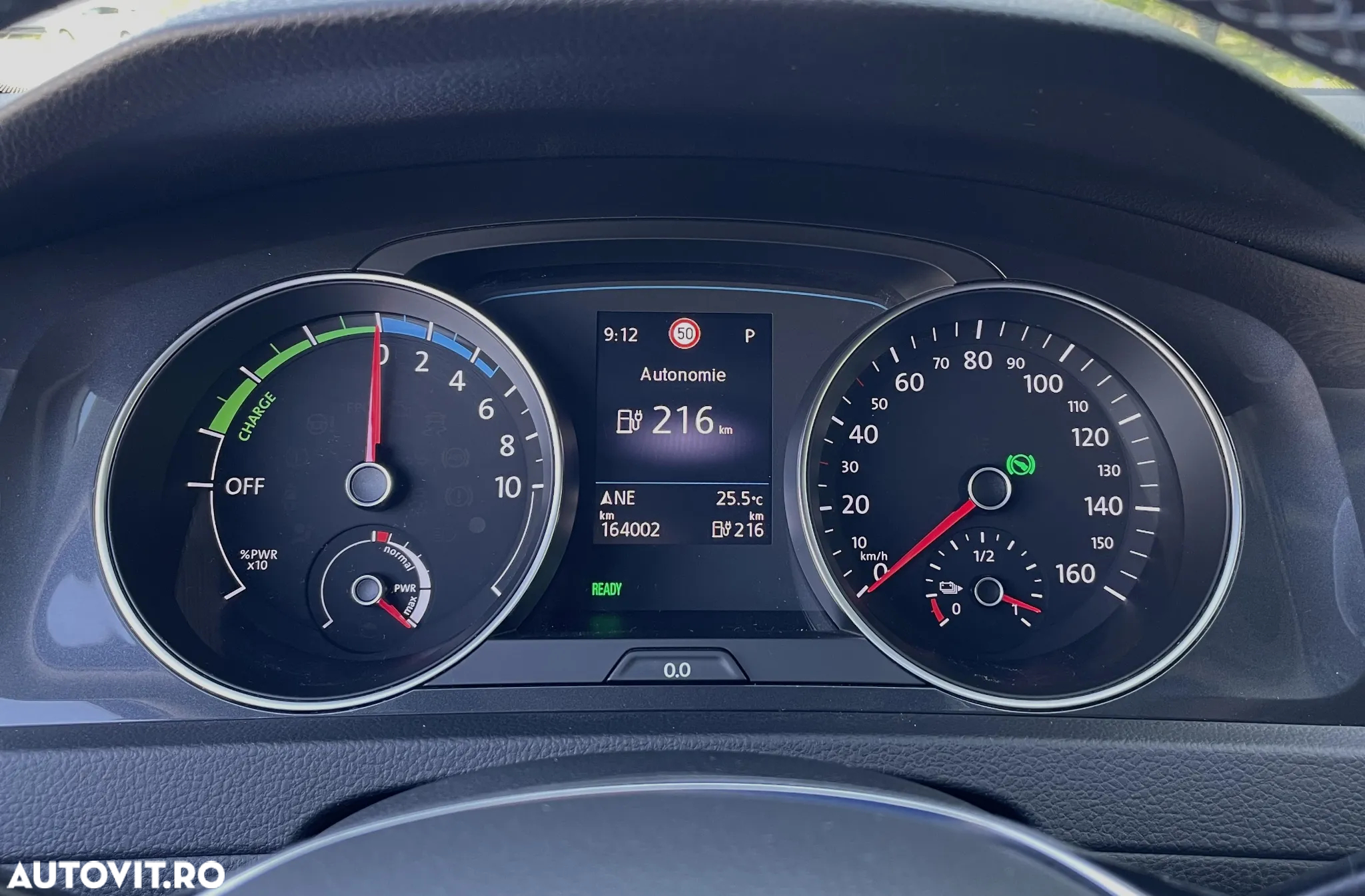 Volkswagen e-Golf - 13