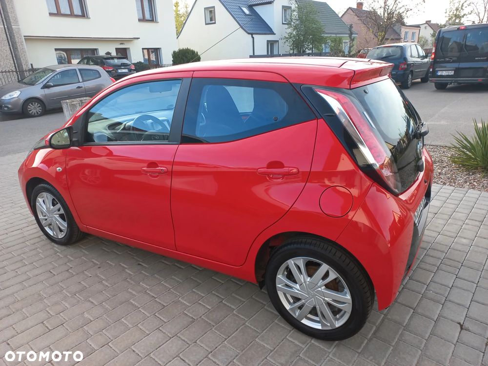 Toyota Aygo x-play - 16
