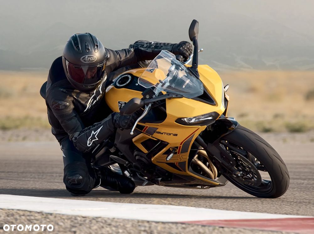 Triumph Daytona - 3
