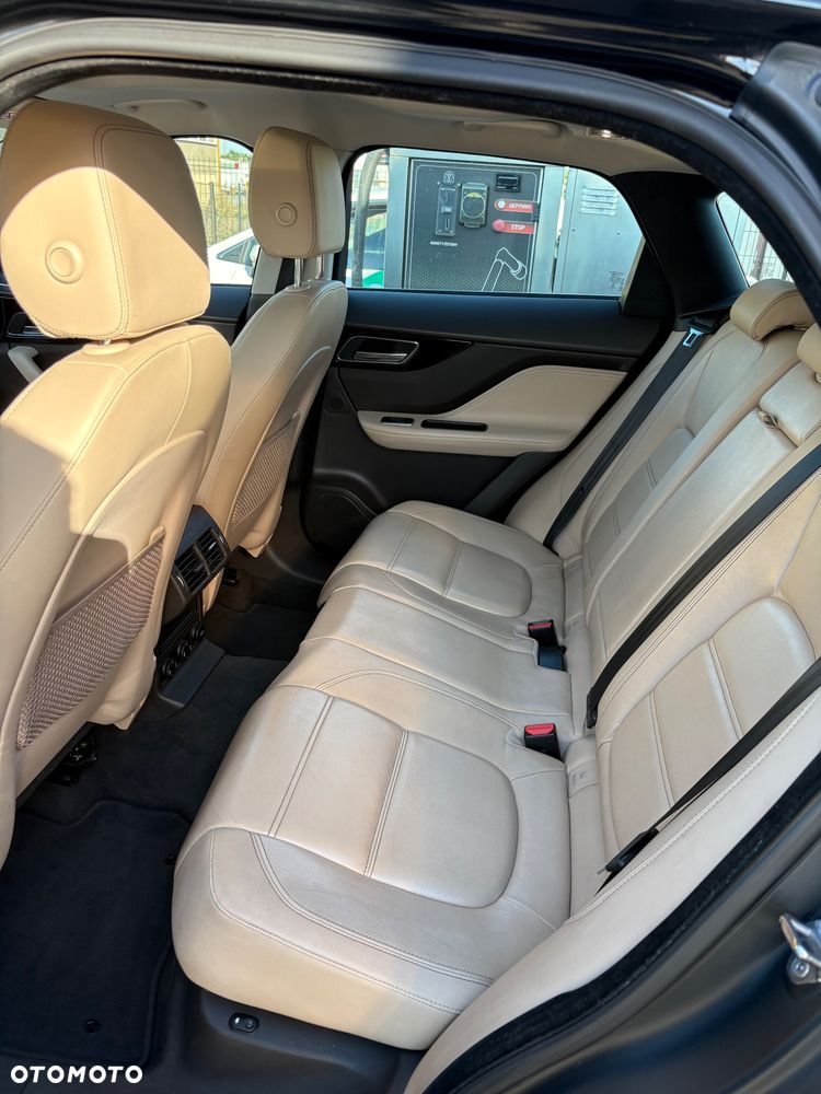 Jaguar F-Pace 2.0 i4D AWD Prestige - 10