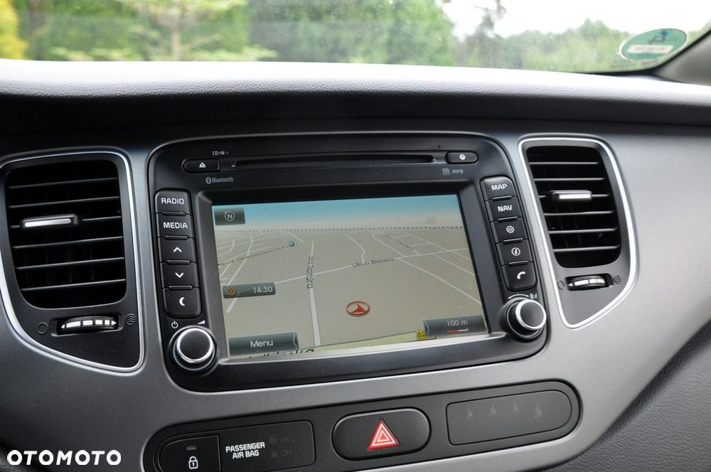 Kia Carens - 31