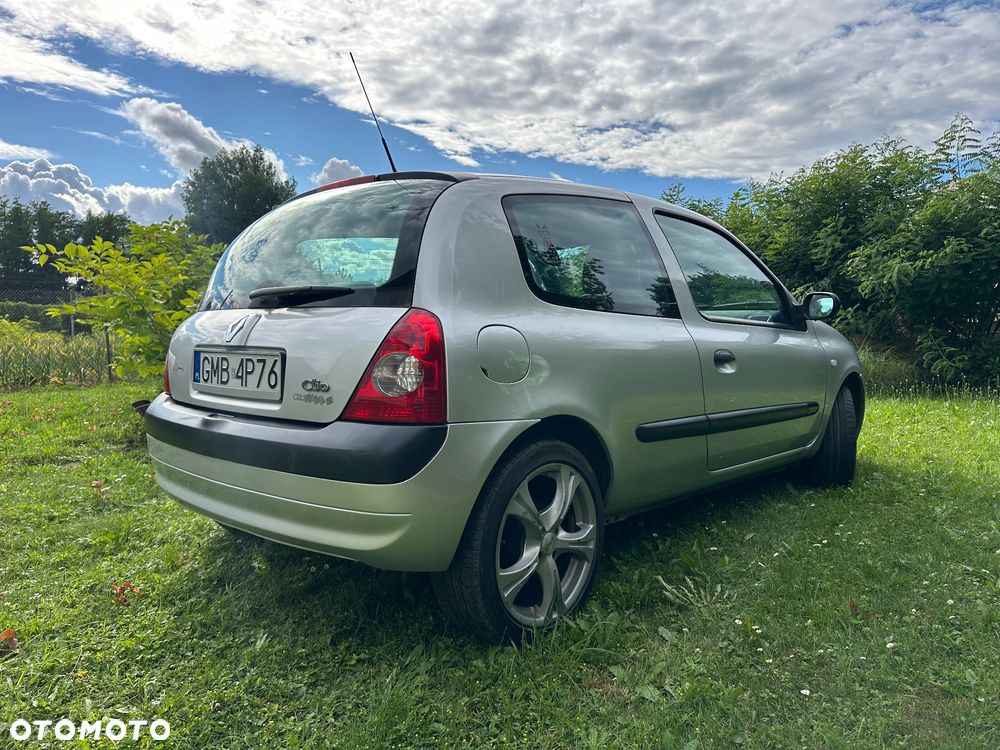 Renault Clio 1.2 16V Authentique - 5