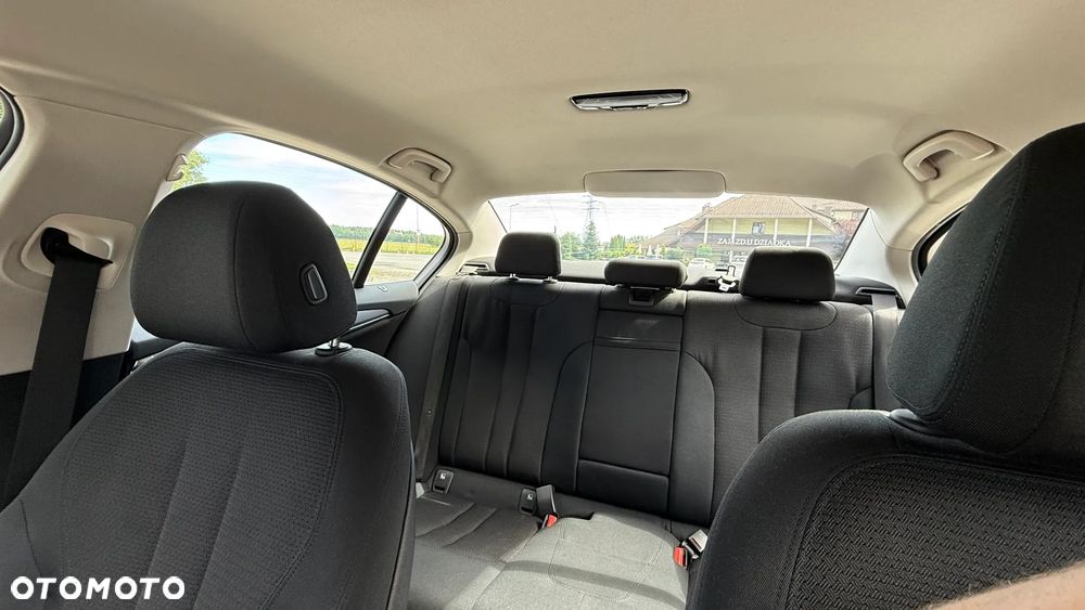BMW Seria 5 520i - 16