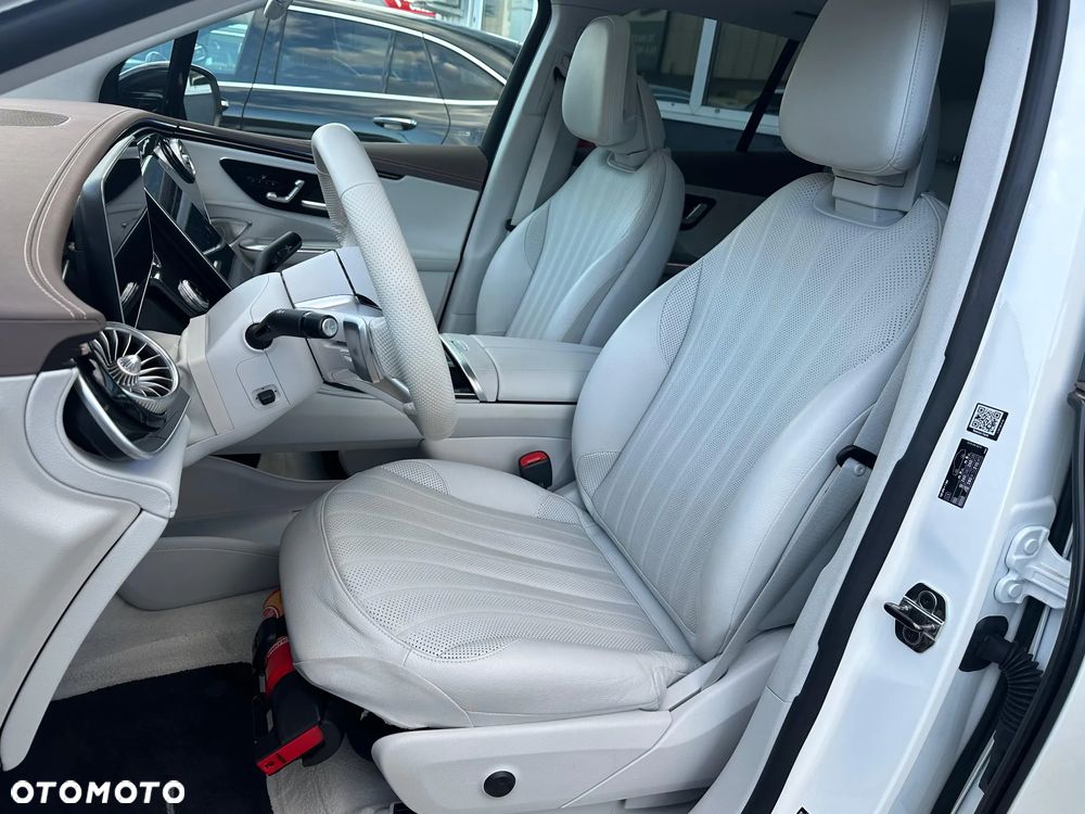 Mercedes-Benz EQE 350 89kWh 4-Matic AMG Line - 24
