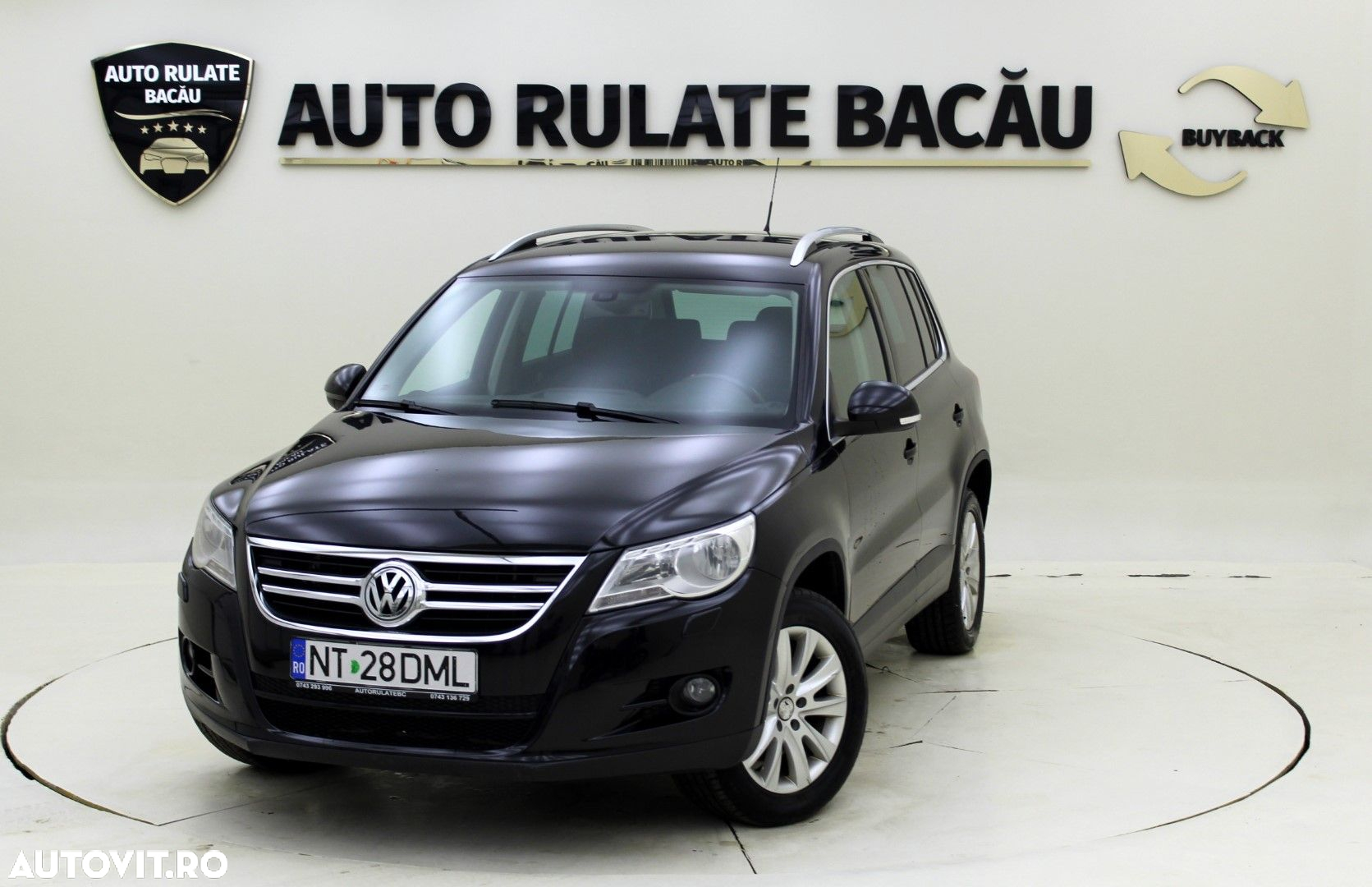 Volkswagen Tiguan - 2