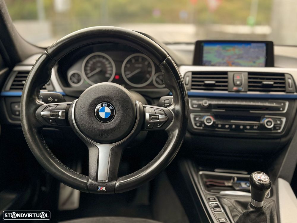 BMW 320 d Touring Pack M - 31