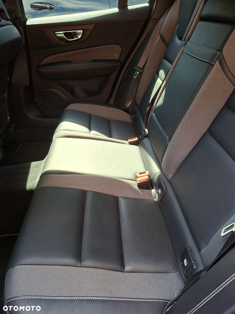 Volvo V60 B4 D Geartronic RDesign - 28