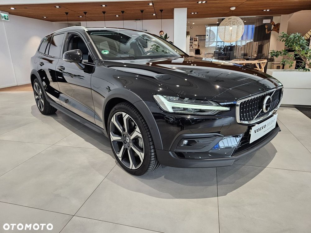 Volvo V60 Cross Country - 4