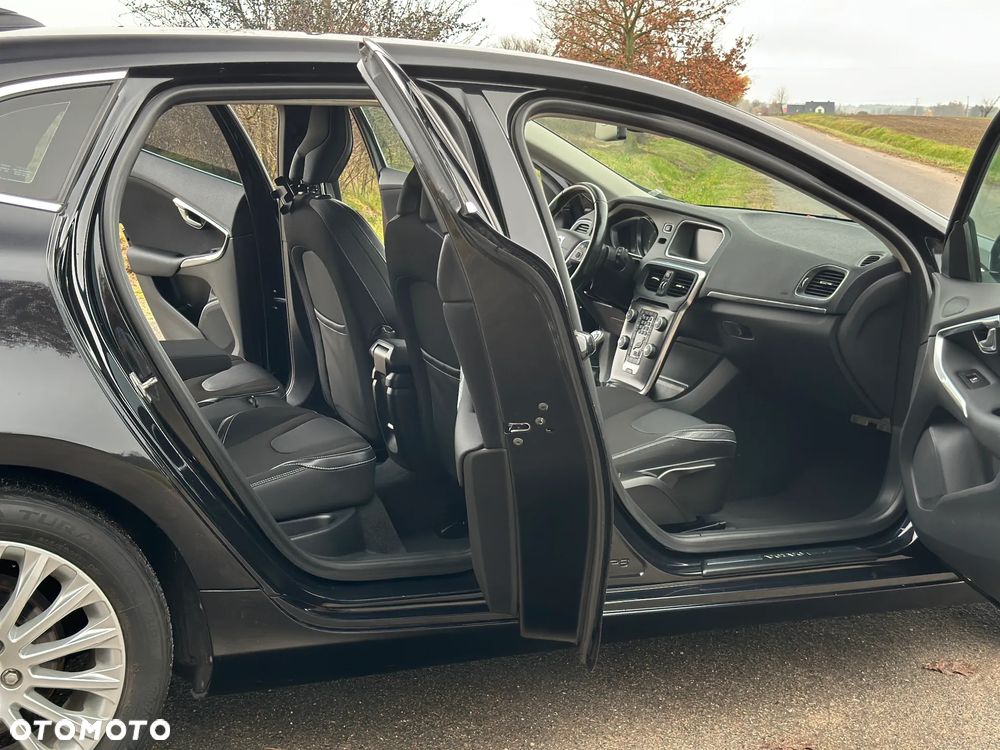 Volvo V40 D2 RDesign - 23