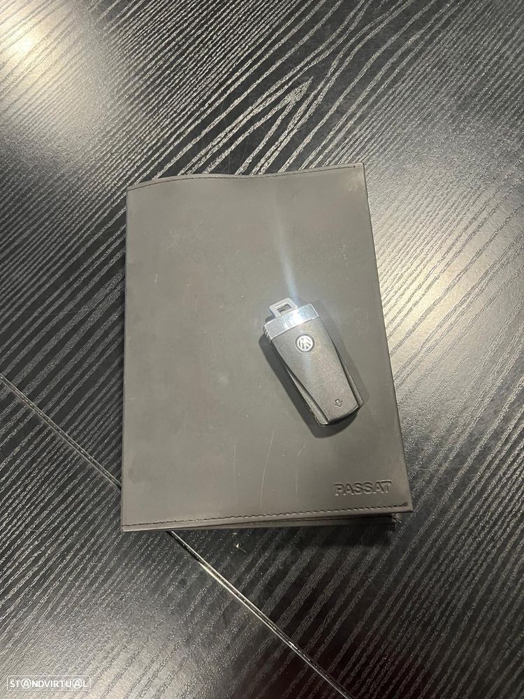 VW Passat Variant 2.0 TDi Sportline - 33