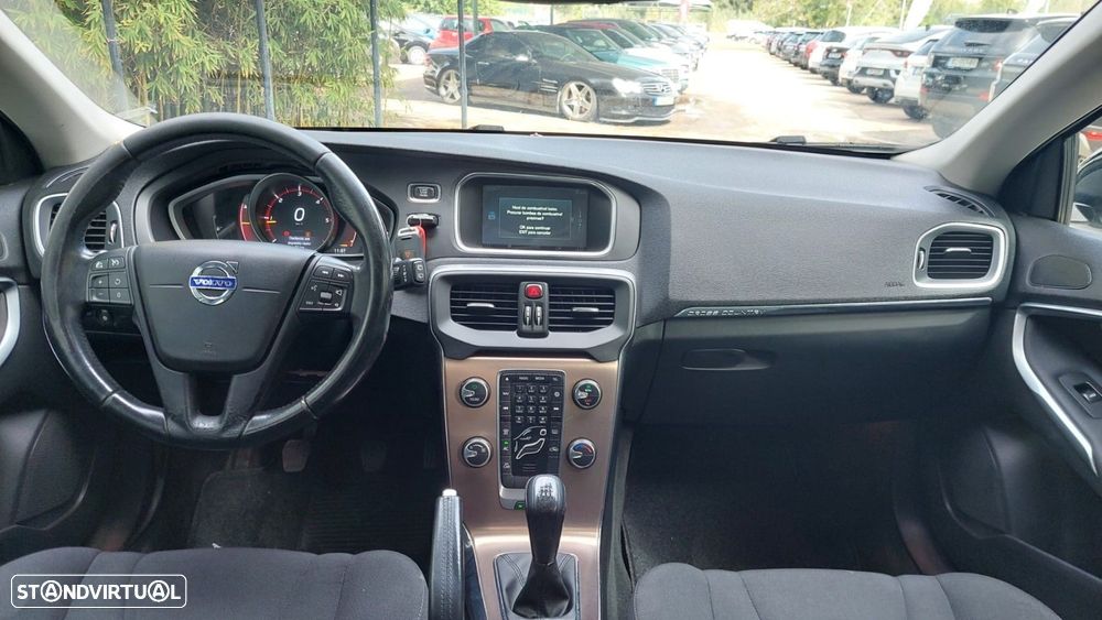 Volvo V40 Cross Country 2.0 D2 Summum - 14