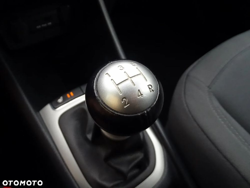 Kia Rio 1.2 Dream Team Edition - 33