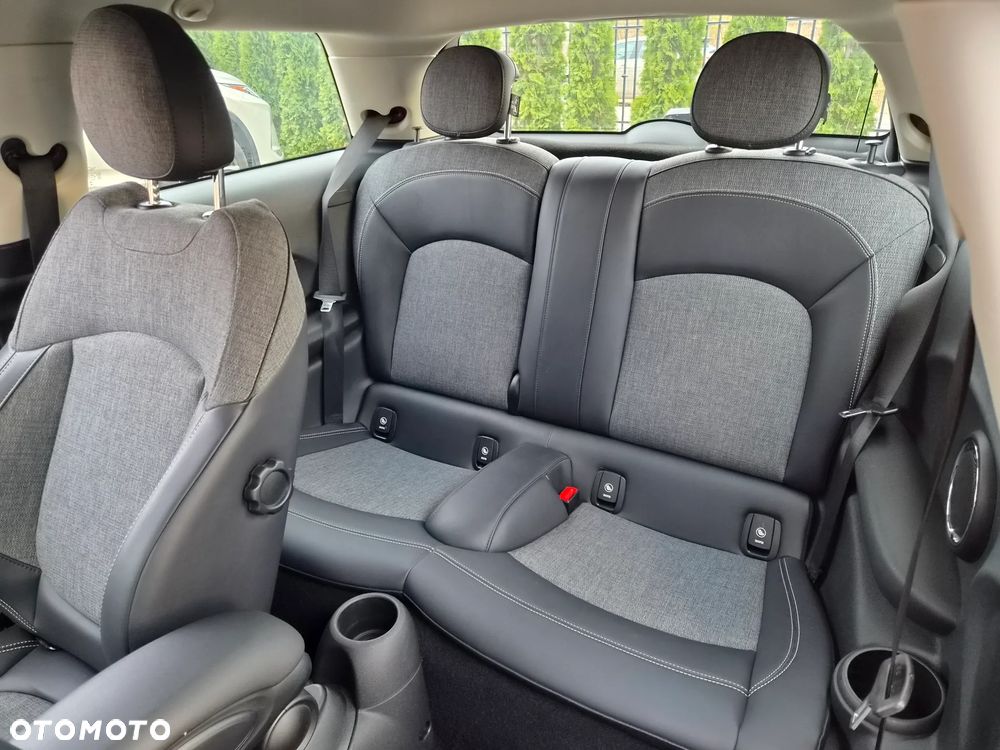 MINI Cooper Seven Chili - 13