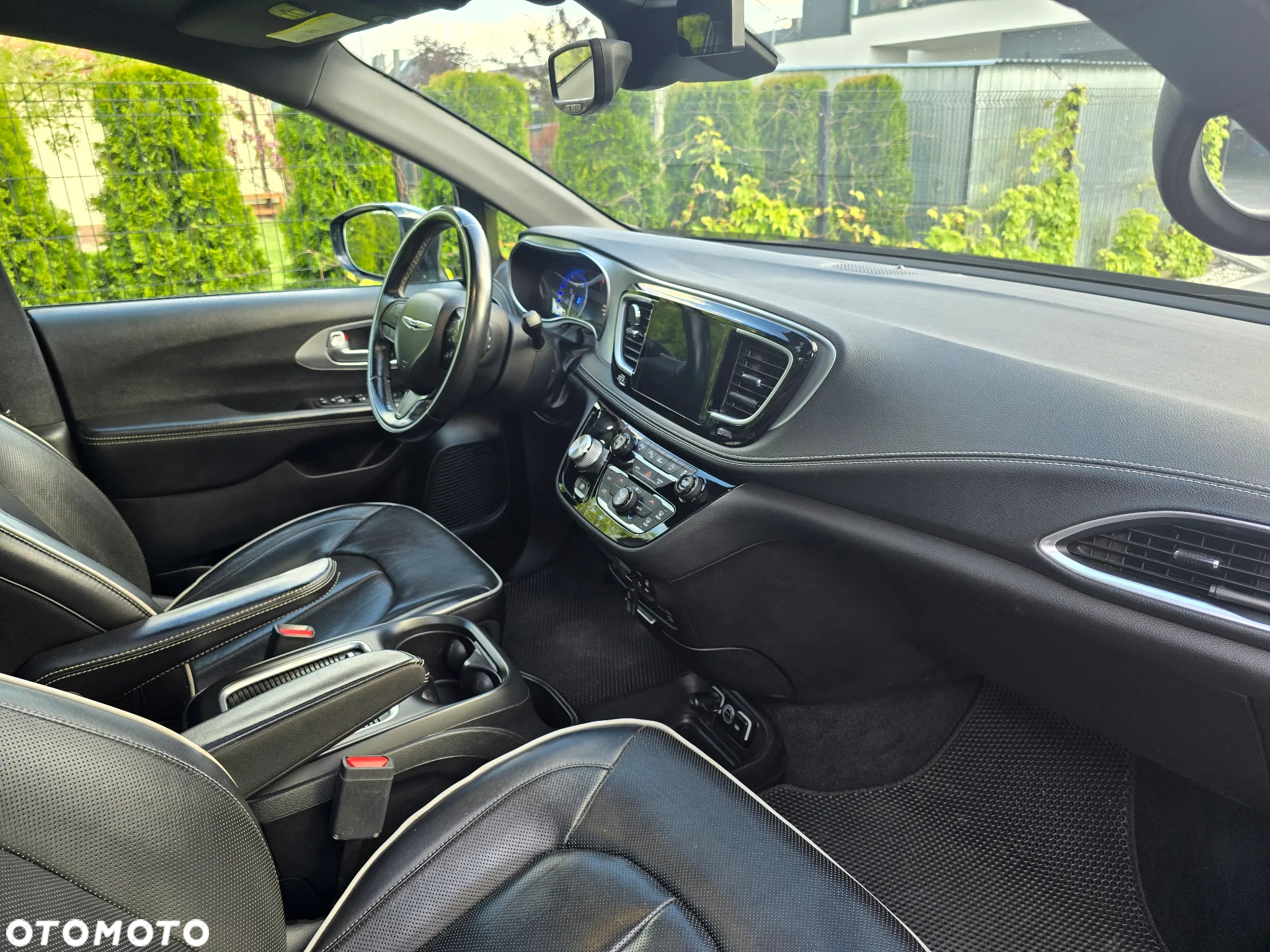 Chrysler Pacifica - 15