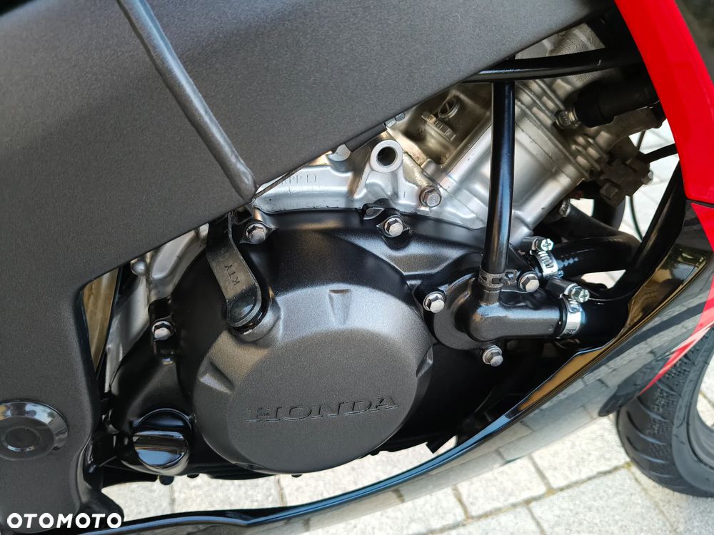 Honda CBR - 12