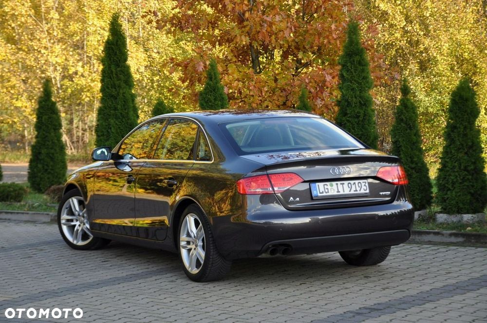 Audi A4 Limousine - 14