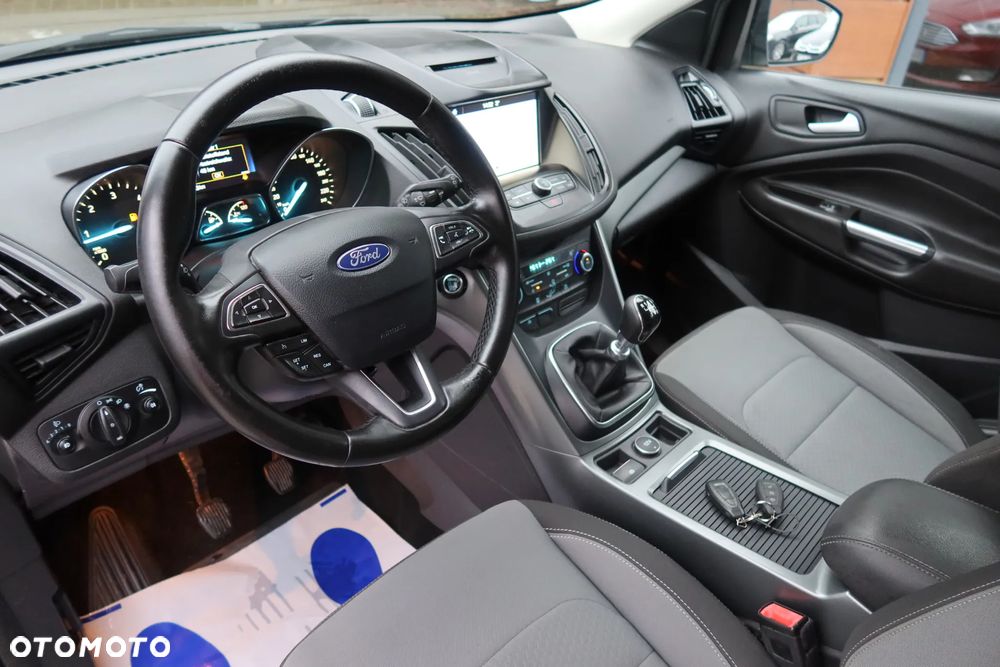 Ford Kuga 2.0 TDCi 2x4 Titanium - 13