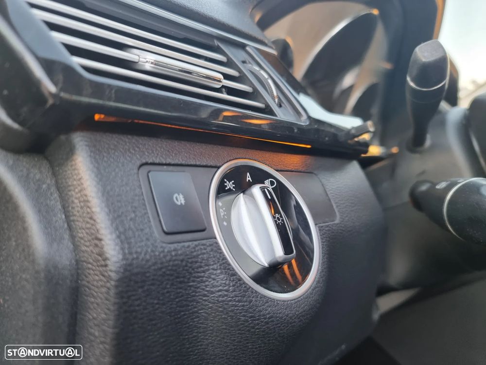 Mercedes-Benz E 250 CDI Avantgarde BlueEfficiency Auto. - 10