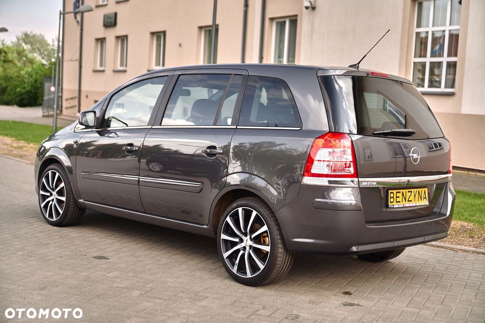 Opel Zafira 1.8 16V Comfort - 9