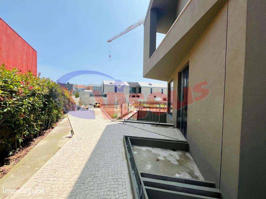 Moradia T3 + Escritório Nova junto à Praia Canidelo - Grande imagem: 4/45