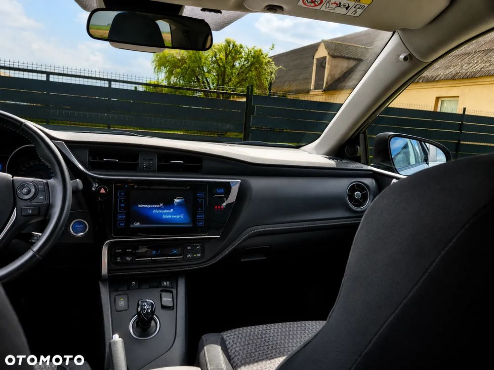 Toyota Auris Hybrid 135 Selection - 18