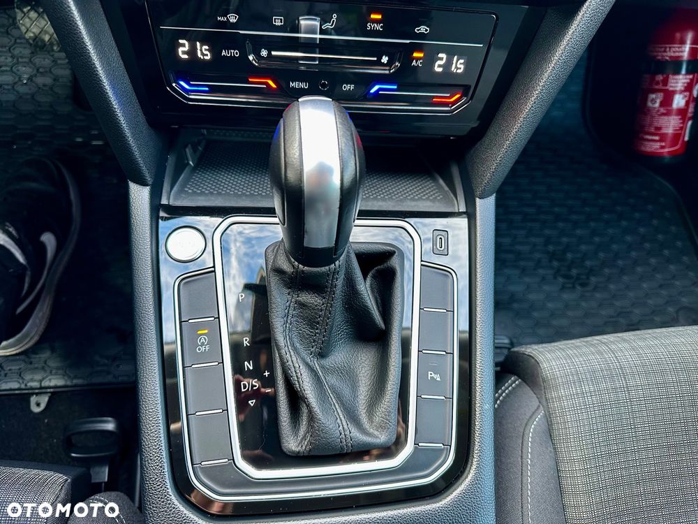 Volkswagen Passat - 17