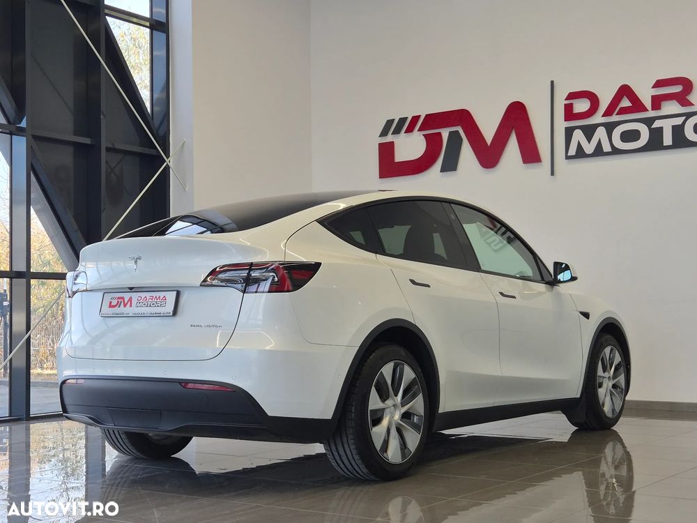 Tesla Model Y Long Range Dual Motor AWD - 4