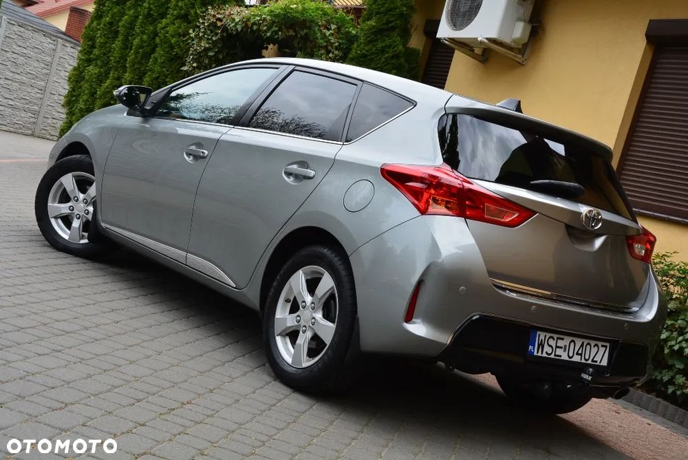 Toyota Auris 1.6 Premium Comfort - 18