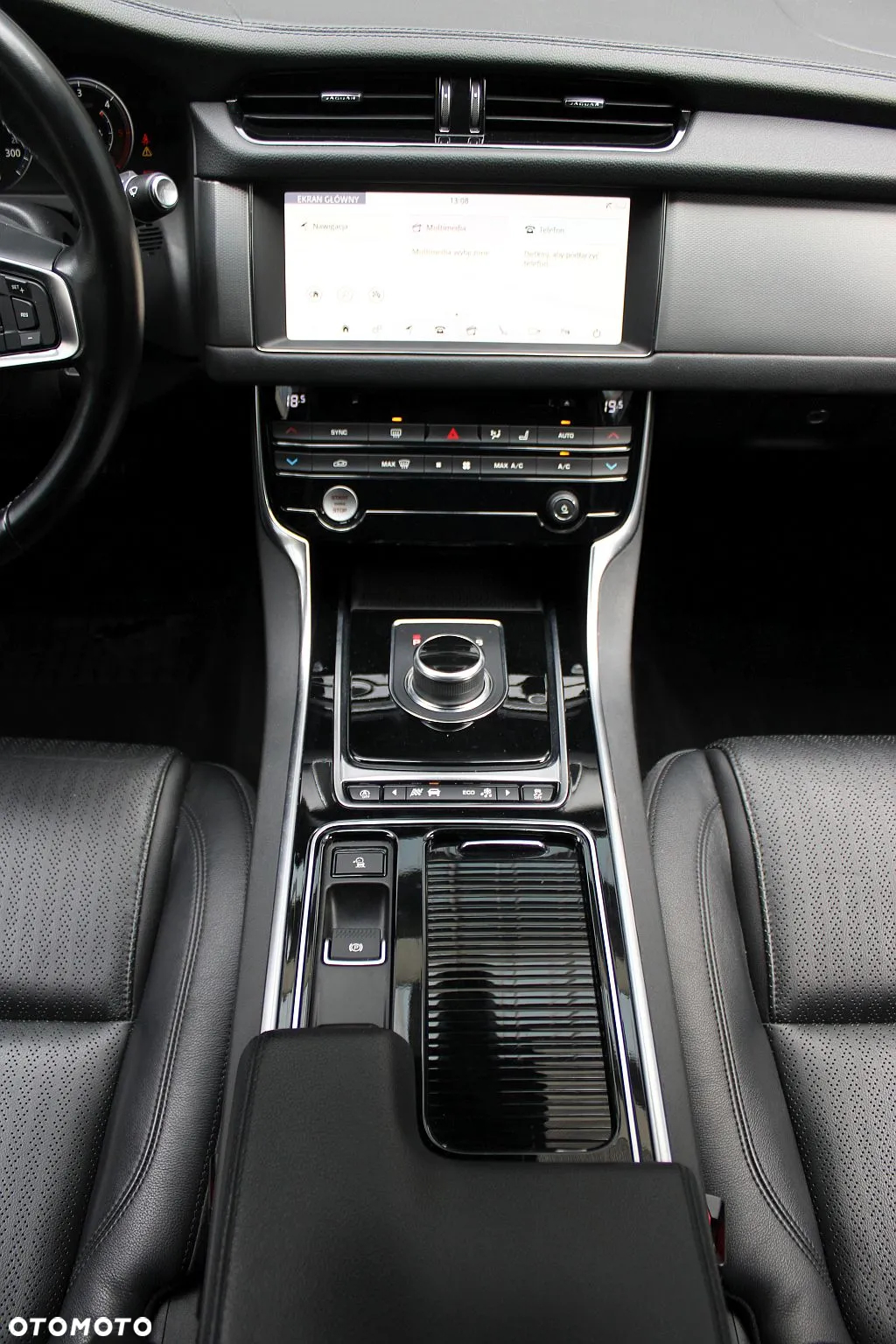 Jaguar XF - 21