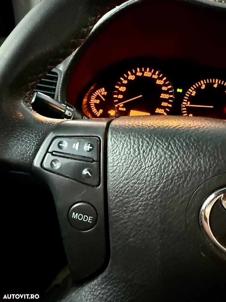 Toyota Avensis 1.8 Executiv - 7