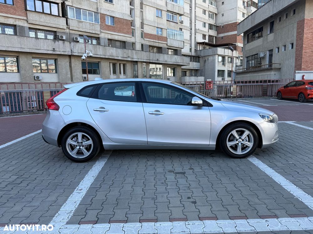 Volvo V40 D2 - 11