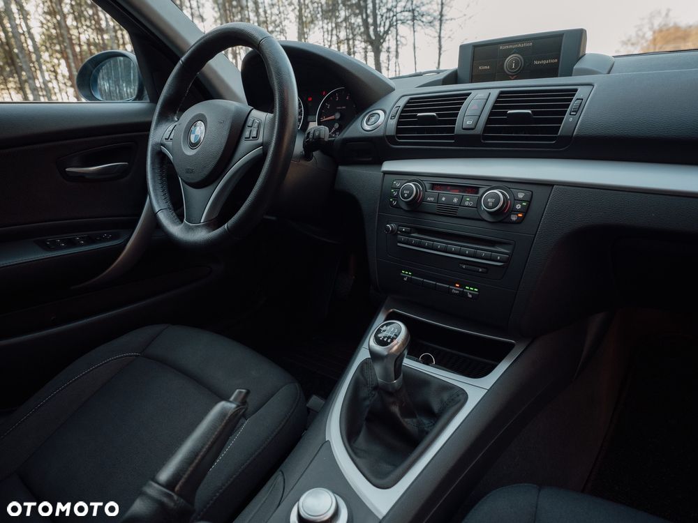BMW Seria 1 116i - 26