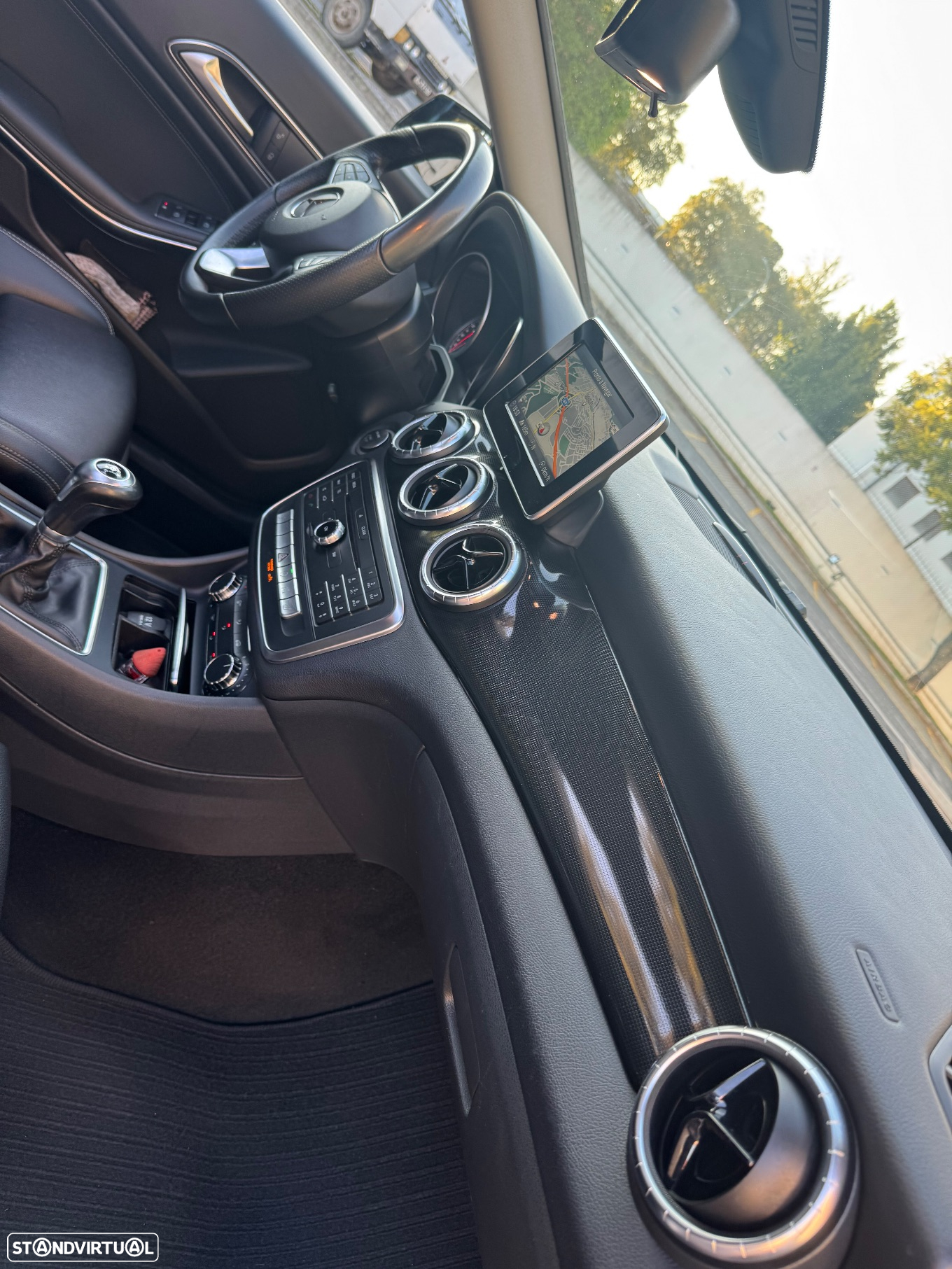 Mercedes-Benz CLA 180 d Shooting Brake - 13