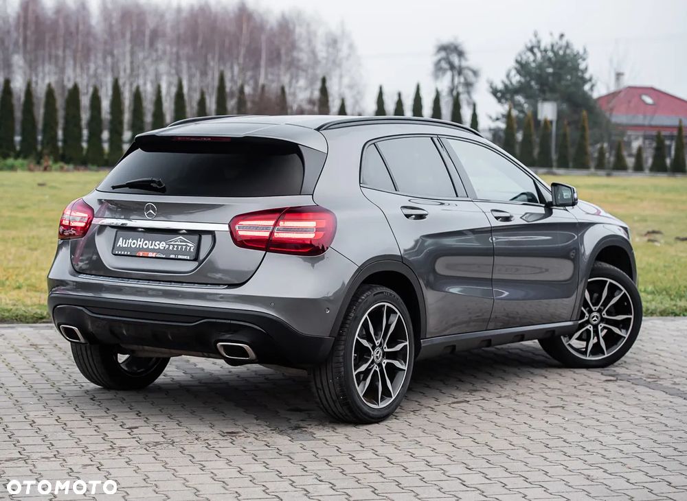 Mercedes-Benz GLA 200 7G-DCT Edition 1 - 11