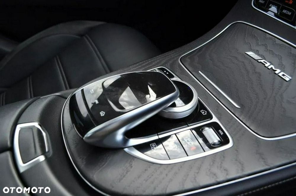 Mercedes-Benz Klasa E - 31