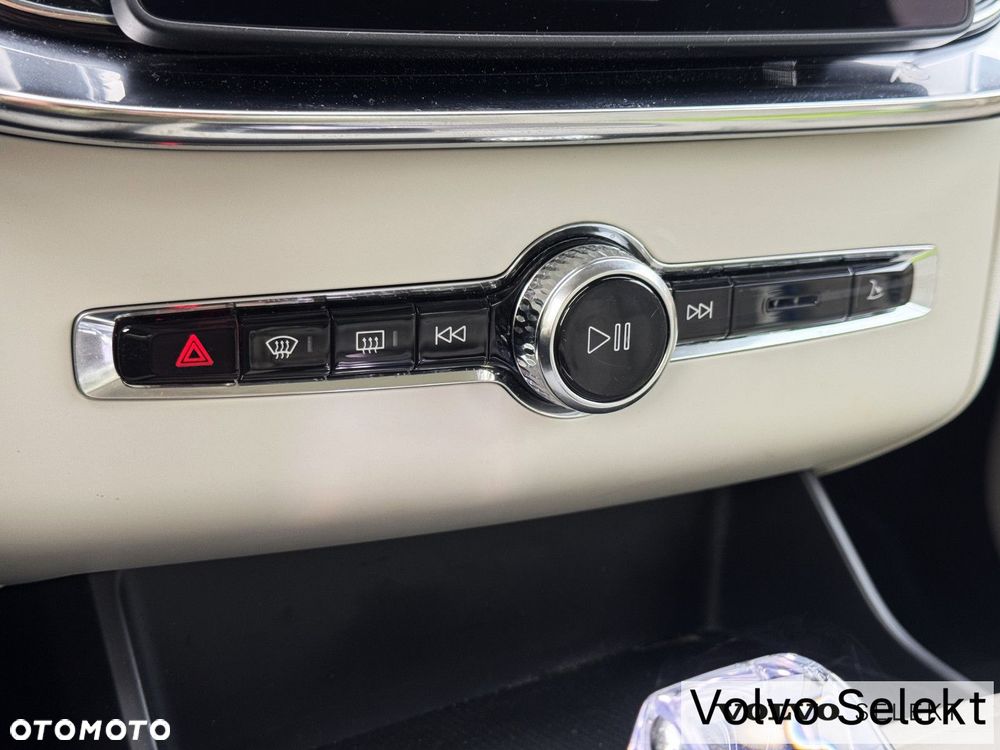 Volvo XC 90 - 22
