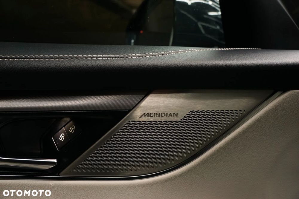 Jaguar F-Pace 2.0 P250 mHEV AWD R-Dynamic Black - 13