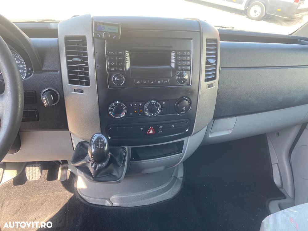 Volkswagen CRAFTER - 8