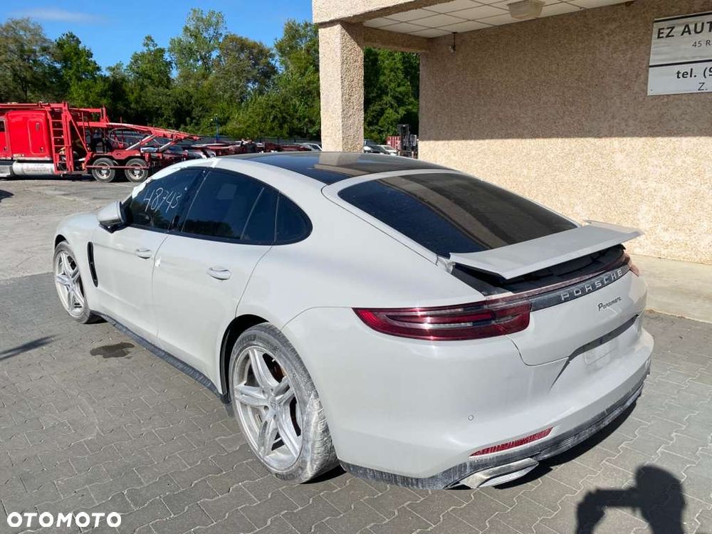 Porsche Panamera 4 Executive - 8