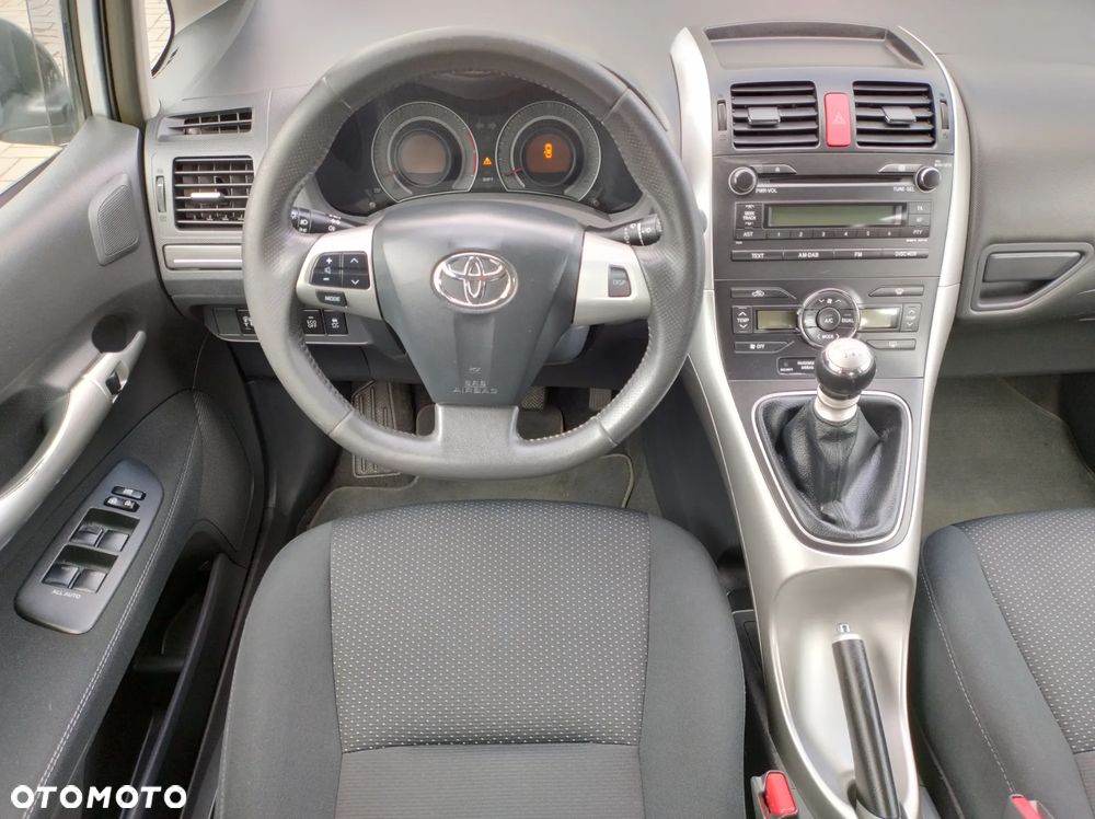 Toyota Auris 1.33 VVT-i - 24