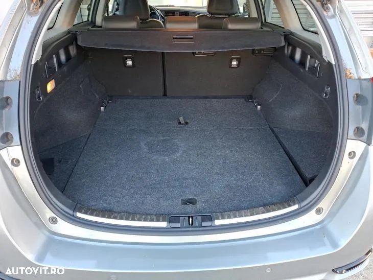 Toyota Auris 1.8 L VVT-i Hybrid Luna - 17