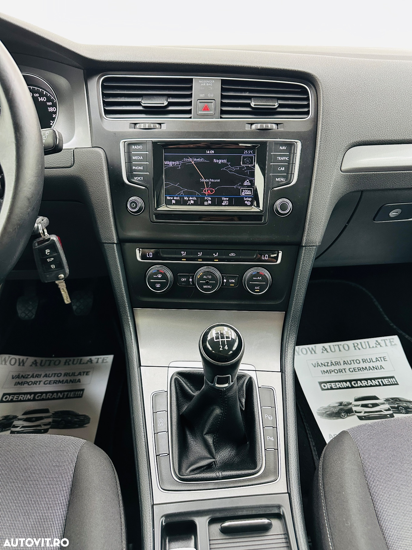 Volkswagen Golf 1.6 TDI BlueMotion Technology Comfortline - 24